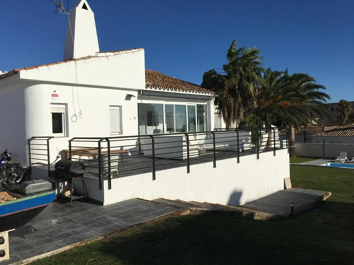 Torreguadiaro Villa - 2 Mins Walk From The Bars And Restaurants San Roque  San Roque (Andalucia)
