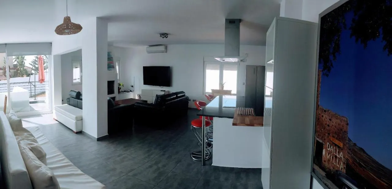 Torreguadiaro Villa - 2 Mins Walk From The Bars And Restaurants San Roque