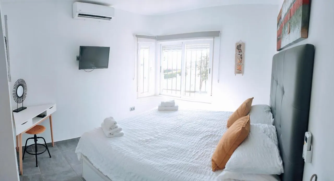 Torreguadiaro Villa - 2 Mins Walk From The Bars And Restaurants San Roque  San Roque (Andalucia)