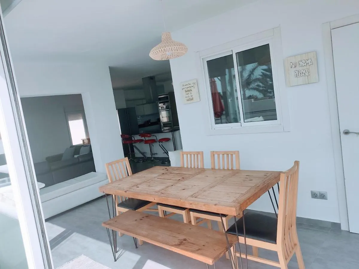 Torreguadiaro Villa - 2 Mins Walk From The Bars And Restaurants San Roque