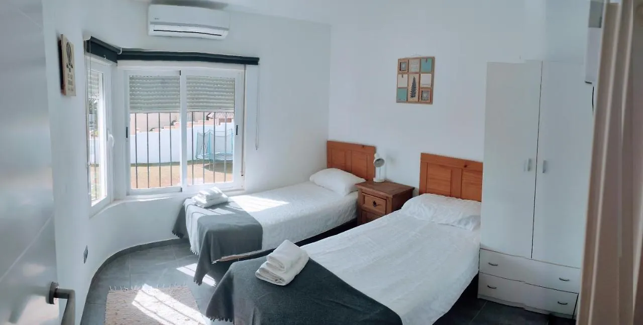 Torreguadiaro Villa - 2 Mins Walk From The Bars And Restaurants San Roque
