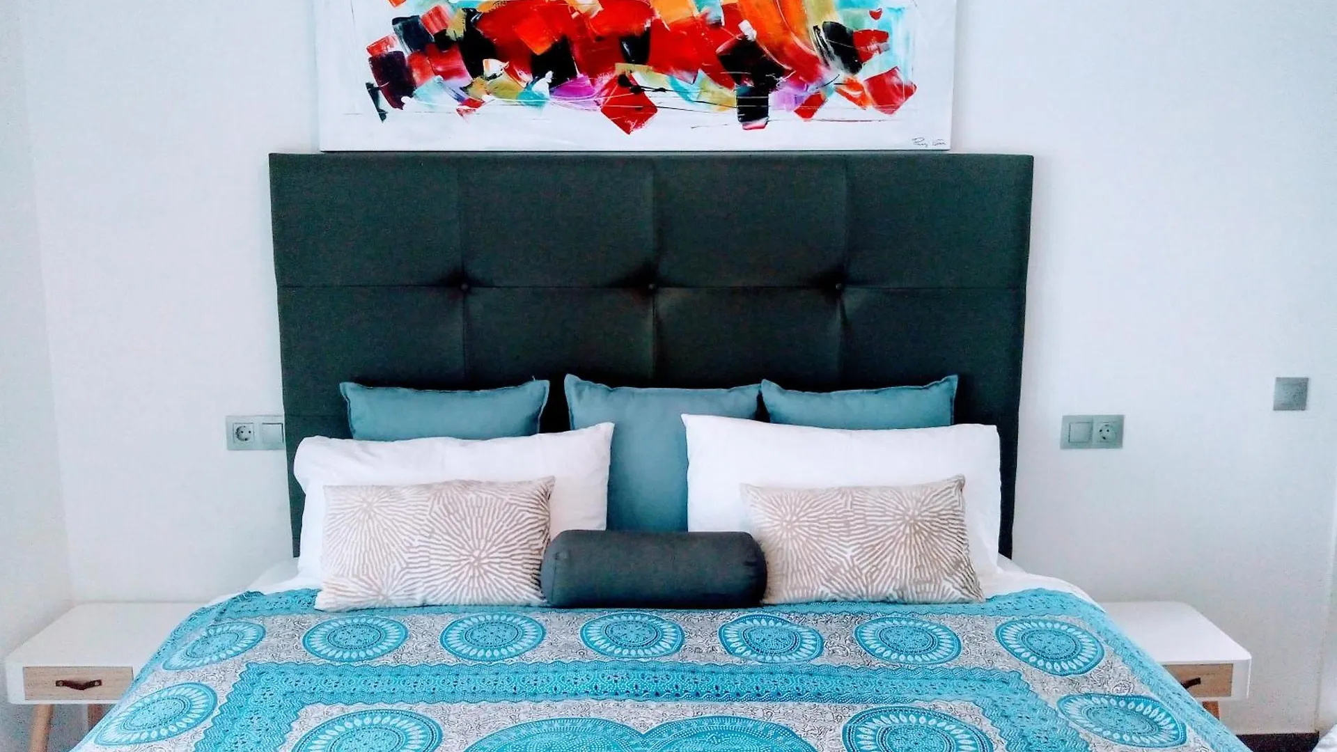 Torreguadiaro Villa - 2 Mins Walk From The Bars And Restaurants San Roque   San Roque (Andalucia)