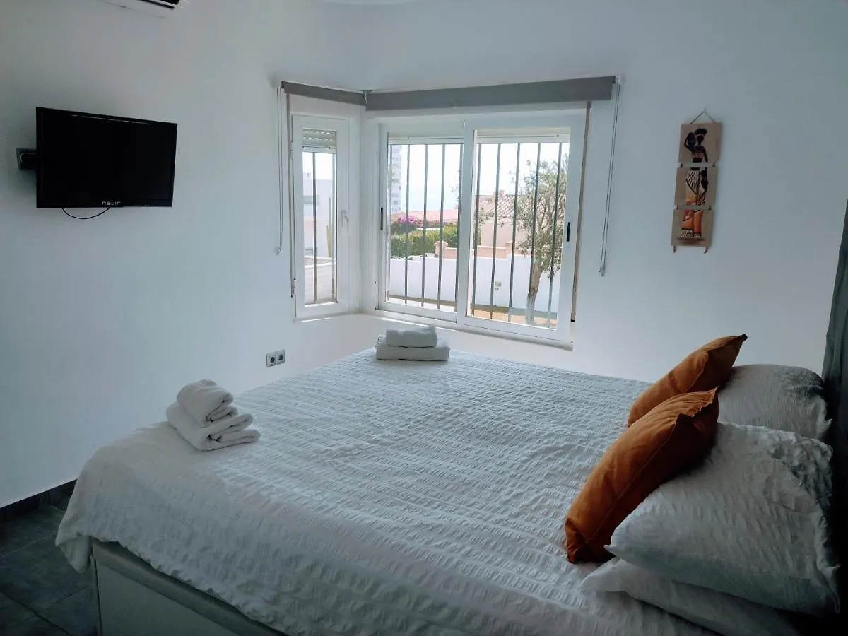 Torreguadiaro Villa - 2 Mins Walk From The Bars And Restaurants San Roque